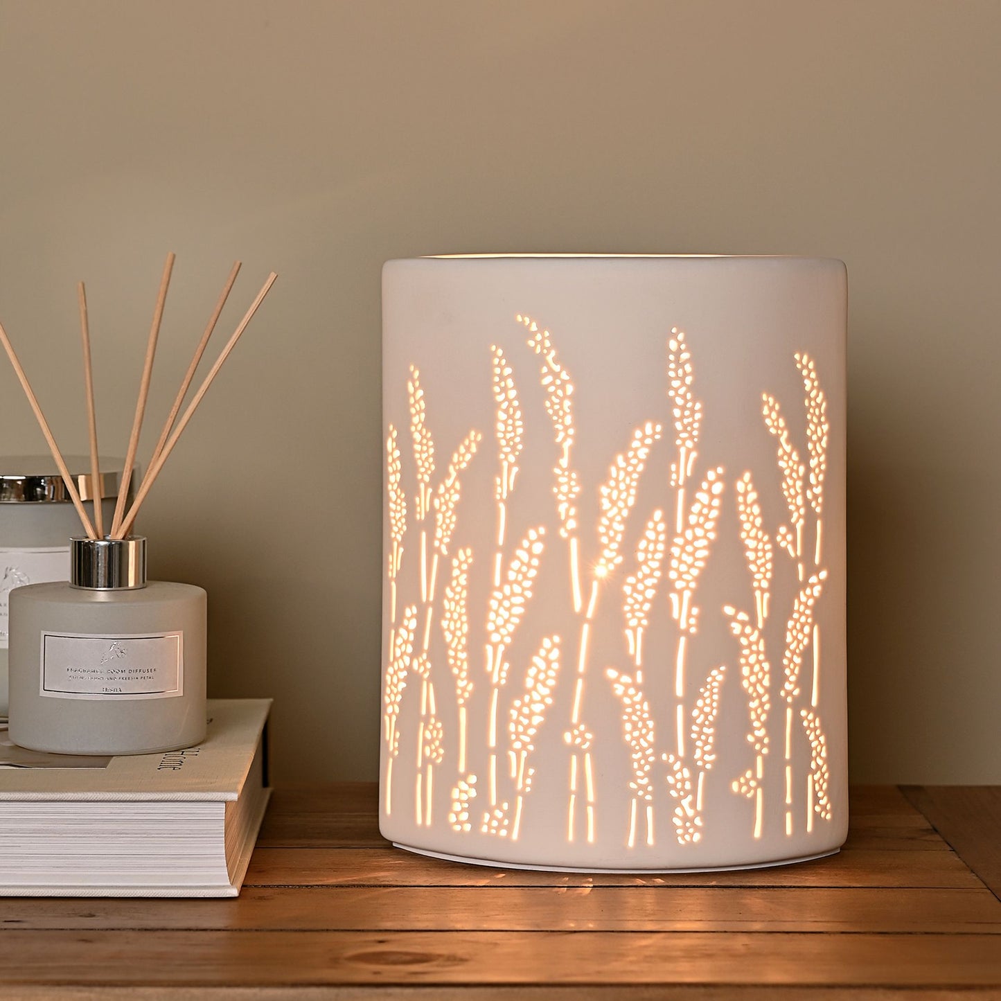 Hestia White Ceramic Table Lamp